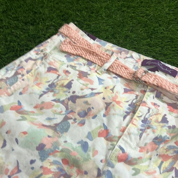 Gloria Vanderbilt Vintage White Belted Skimmer Shorts - Picture 3 of 10